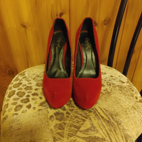 Platform high heels - Picture 3 of 5